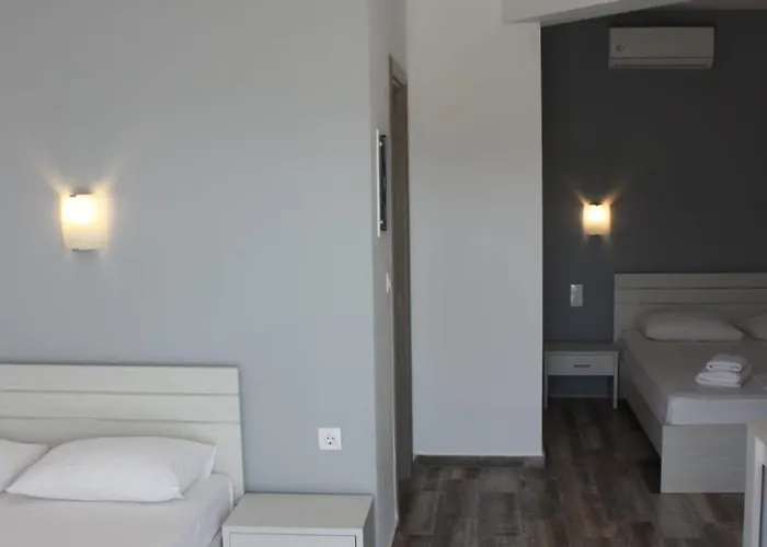 Be Happy * Vourvourou