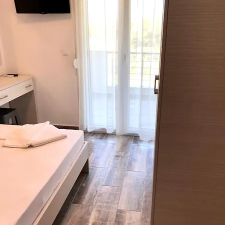 Be Happy * Vourvourou